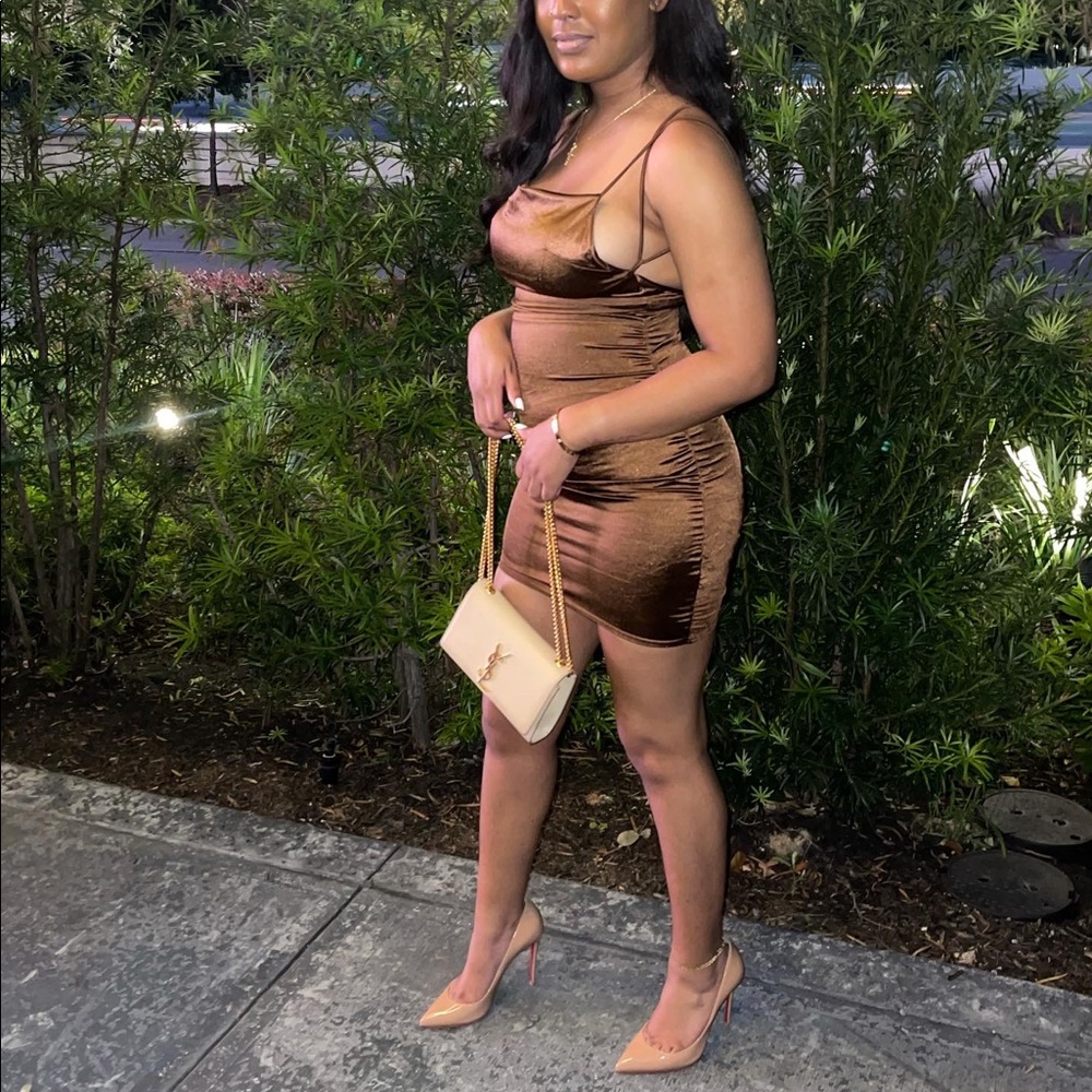 Brown dress